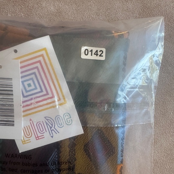 LulaRoe Cassie Pencil Skirt • size medium • NWT - Picture 7 of 7